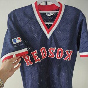 Majestic. T-SHIRT.  Size M. Color: Navy Blue with red and white details